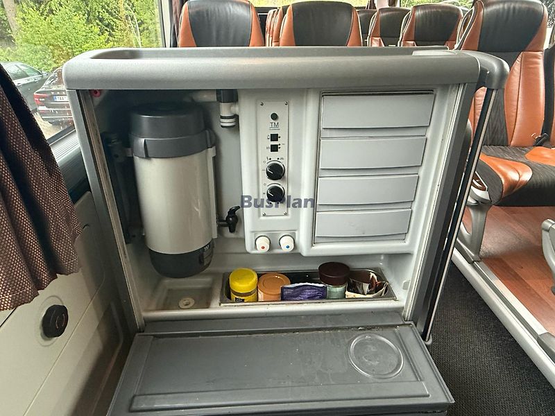 Setra (2015) S515 HD TOP VÝBAVA + 880l  - fotka 28 z 29
