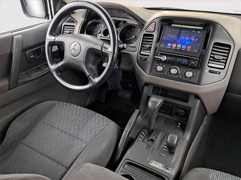 Mitsubishi Pajero (2006) 3.2 DI-D, 4X4, Automat - fotka 7 z 20