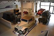 Tam právě otevřeli novou expozici věnovanou vozům Tatra