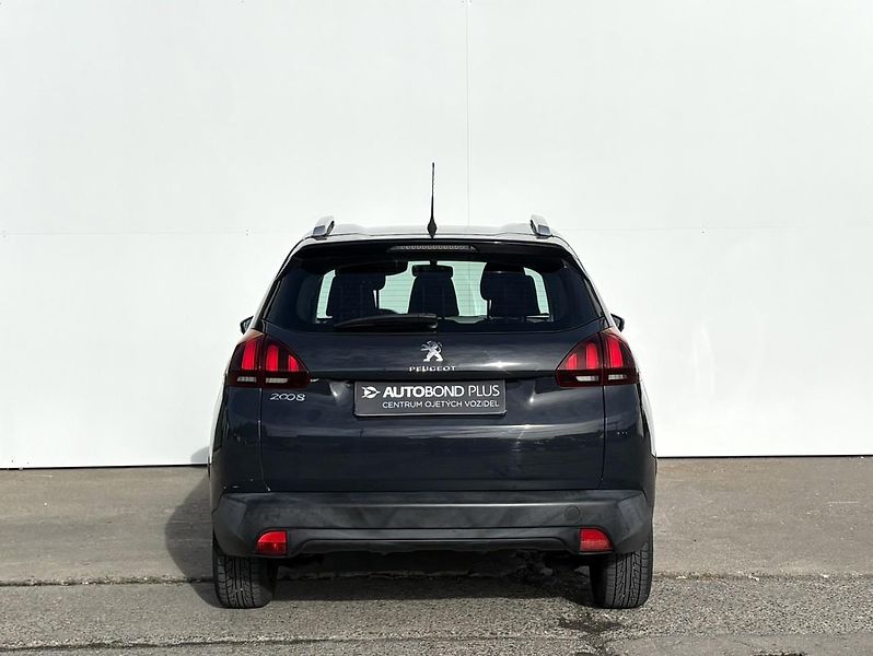 Peugeot 2008 1.2 PureTech 110k ACTIVE - fotka 9 z 19
