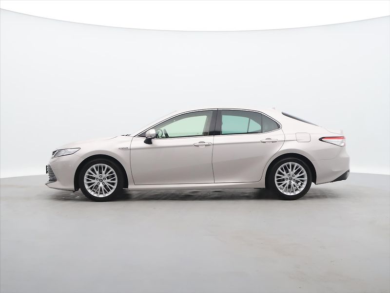Toyota Camry 2.5 Hybrid 131kW Executive CZ - fotka 4 z 23