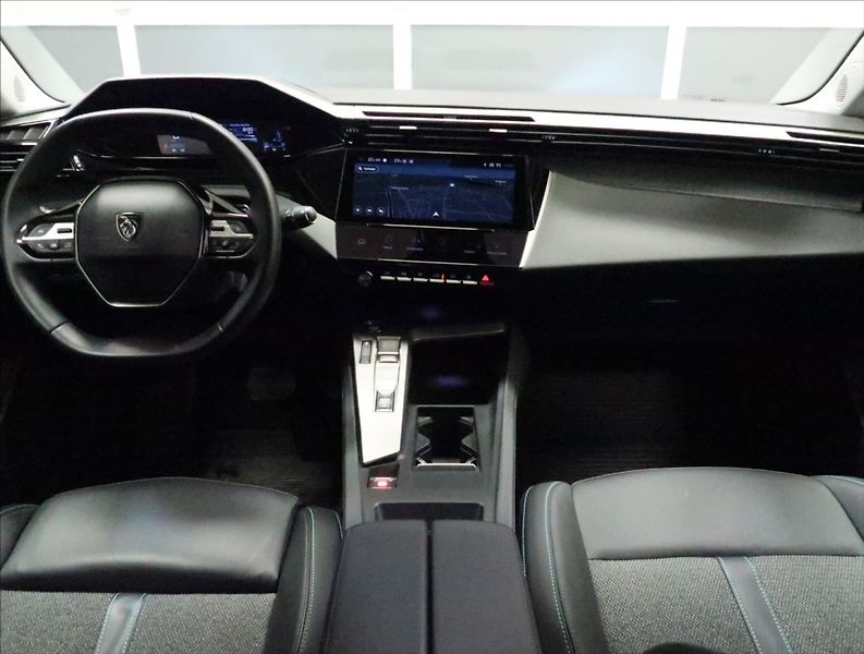 Peugeot 308 1,5 BlueHDi  AT ALLURE NAVI ČR - fotka 10 z 47