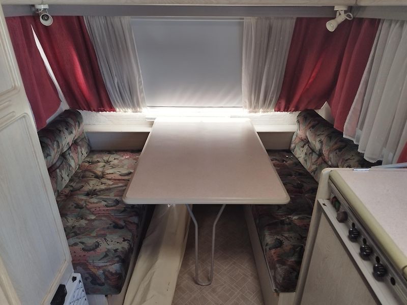 Caravelair (1993) 375 BAMBA LUXE,2-3 OSOBY - fotka 12 z 15