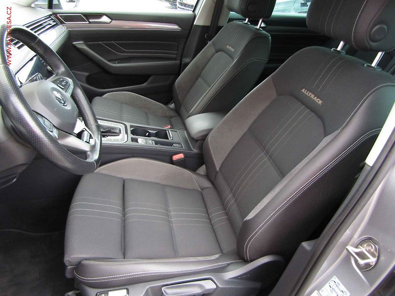 Volkswagen Passat (2020) 2.0 TDi 4x4, ČR, Alltrack - fotka 9 z 21
