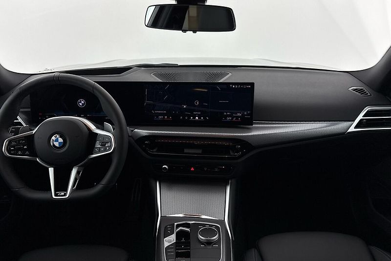 BMW Řada 3 řady 3 | 330d xDrive - fotka 14 z 24
