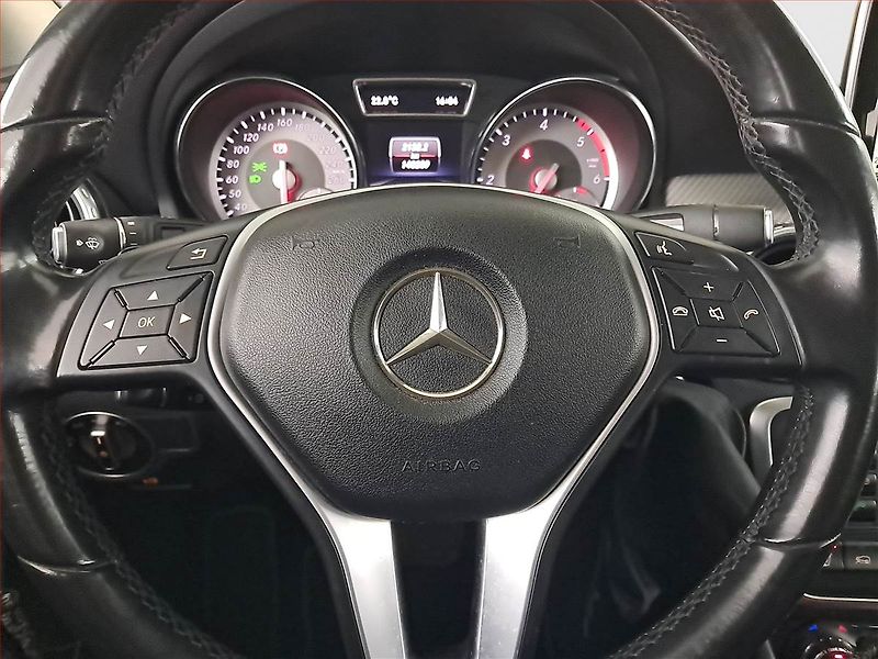 Mercedes-Benz GLA (2015) 220 CDI 4MATIC, 4X4 - fotka 20 z 23