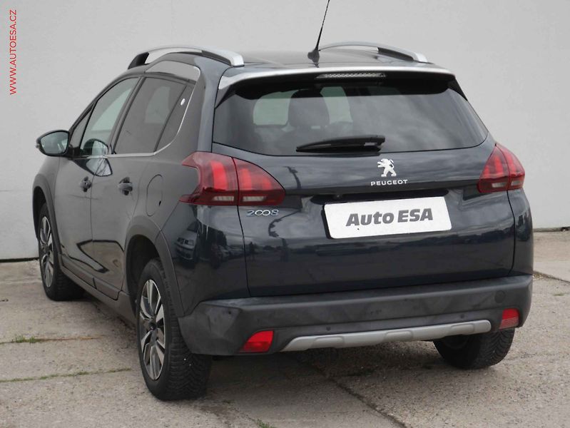 Peugeot 2008 (2019) 1.2 PT, Výhř.sed. - fotka 4 z 14