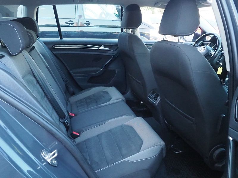 Volkswagen Golf Variant (2017) 1.4 TGI 81 kW, CNG - fotka 14 z 36