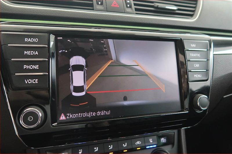 Škoda Superb (2016) Laurin&Klement 2.0 TDI - fotka 19 z 21