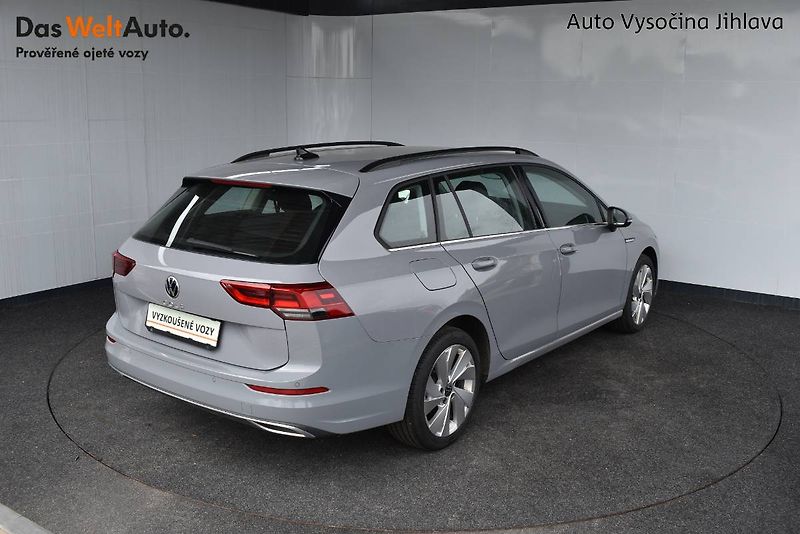 Volkswagen Golf Variant (2024) STYLE 1.5TSI, Manuál,LED - fotka 2 z 24