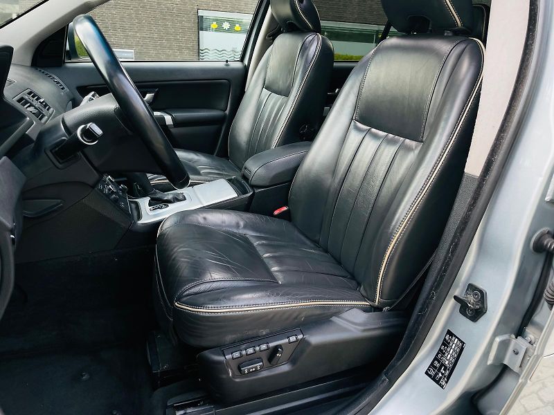 Volvo XC90 2.4 D5 4x4 AUT SERVISKA TAŽNÉ - fotka 31 z 49