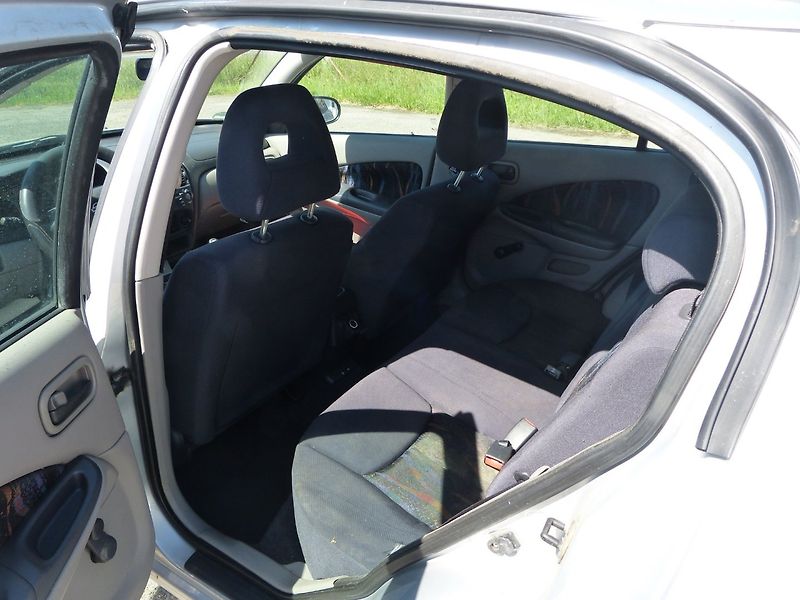 Nissan Almera 1.5 - fotka 7 z 8