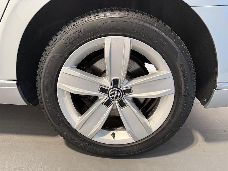 Volkswagen Passat 2.0 TDI 147kW BMT DSG Elegance - fotka 12 z 12