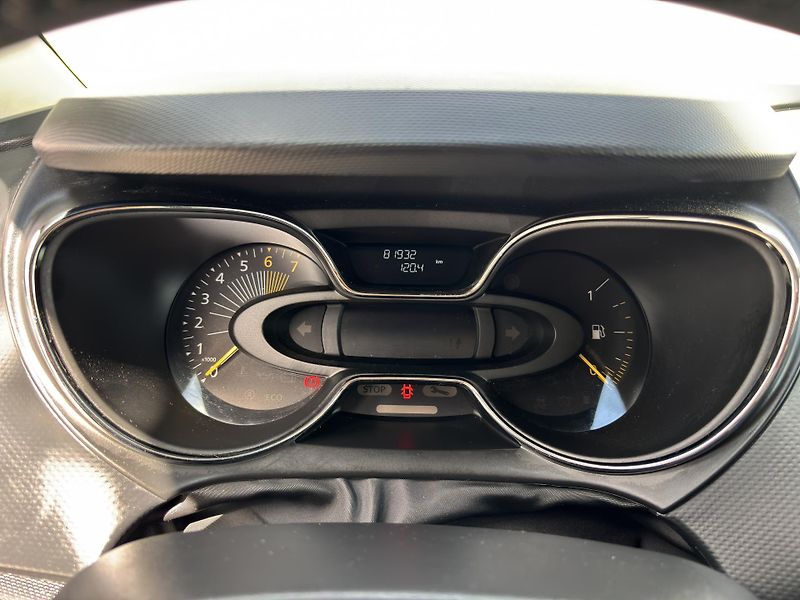 Renault Captur (2015) 1.2TCe 87kW Intense HH - fotka 21 z 29