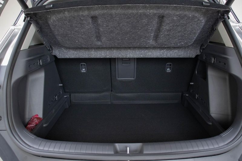 Kia Seltos 1,6 T-GDi GPF 4x2 7DCT EXCLUSI - fotka 7 z 16