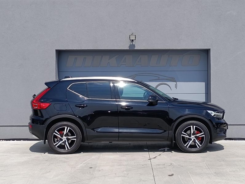 Volvo XC40 2.0 B4 AWD 145kW - fotka 4 z 33