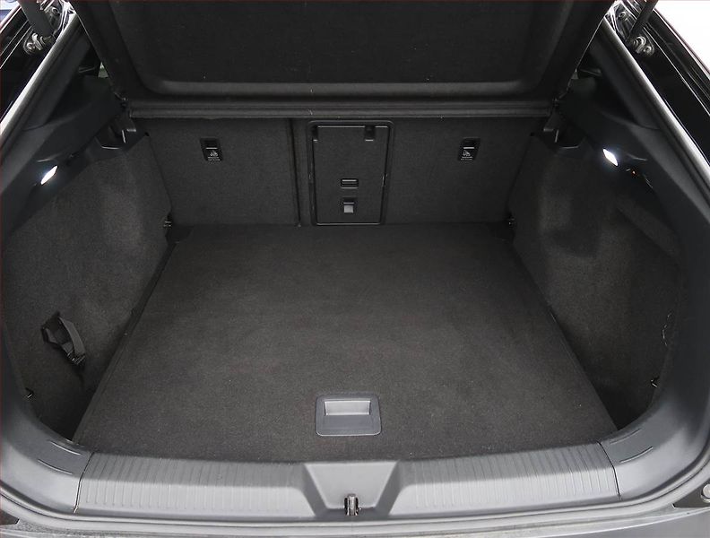 Volkswagen ID.5 (2022) Pro Perf. (82 kWh), SoH 91% - fotka 14 z 24