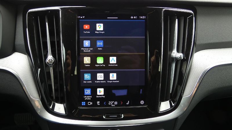 Volvo V60 B4 benzin Plus Dark DCT - fotka 14 z 24