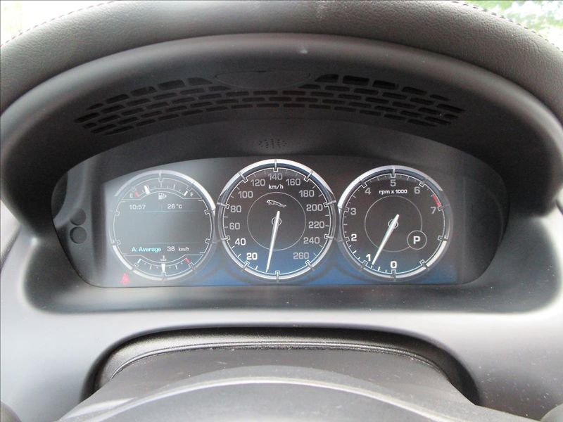 Jaguar XJ 3,0 V6, 4x4, Panorama, Nové ČR - fotka 19 z 37