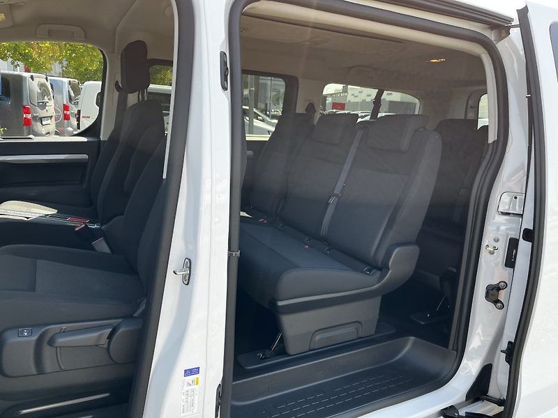 Toyota ProAce Verso 2.0D 140k 6MT Business Comfort - fotka 13 z 34