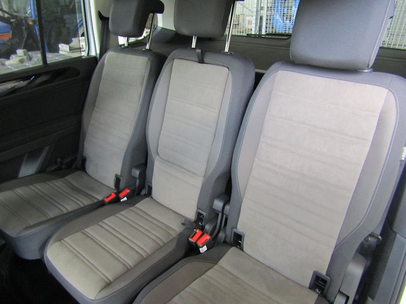 Volkswagen Touran Highline 1,5 TSI 110KW DSG - fotka 24 z 30