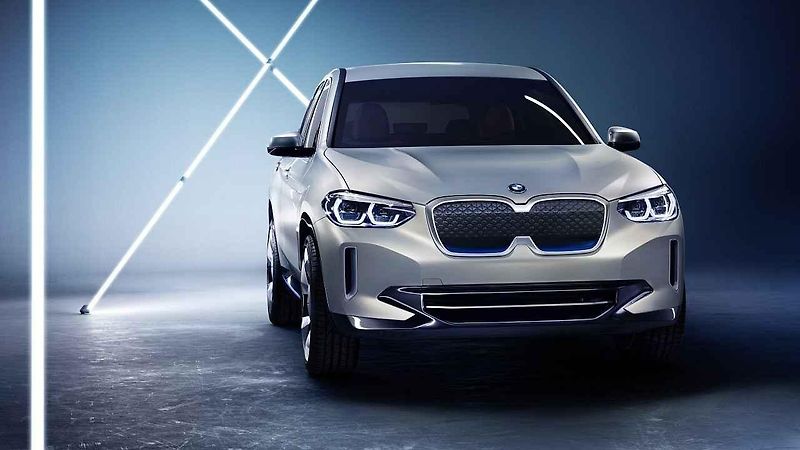 Koncept BMW iX3.