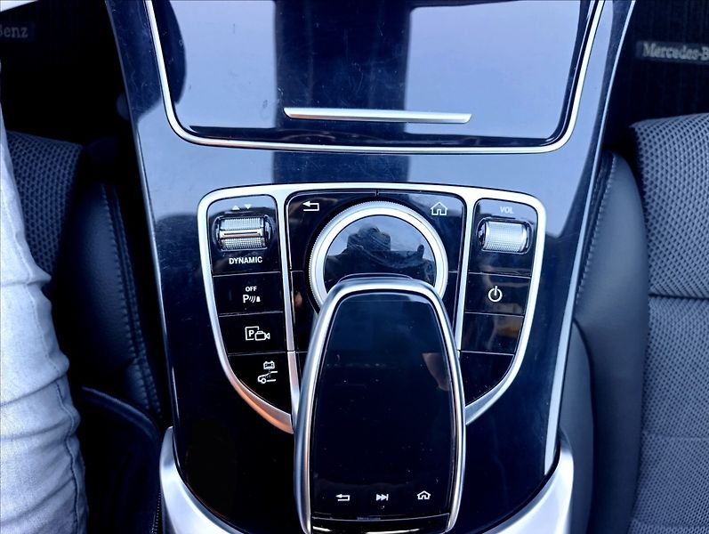 Mercedes-Benz Třídy C 2,0 EQ POWER KAMERA NAVI - fotka 26 z 38