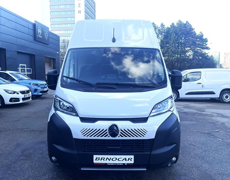 Citroën Jumper (2026) Furgon 4-35 L3H3 2.2 BHDi 180 - fotka 2 z 18