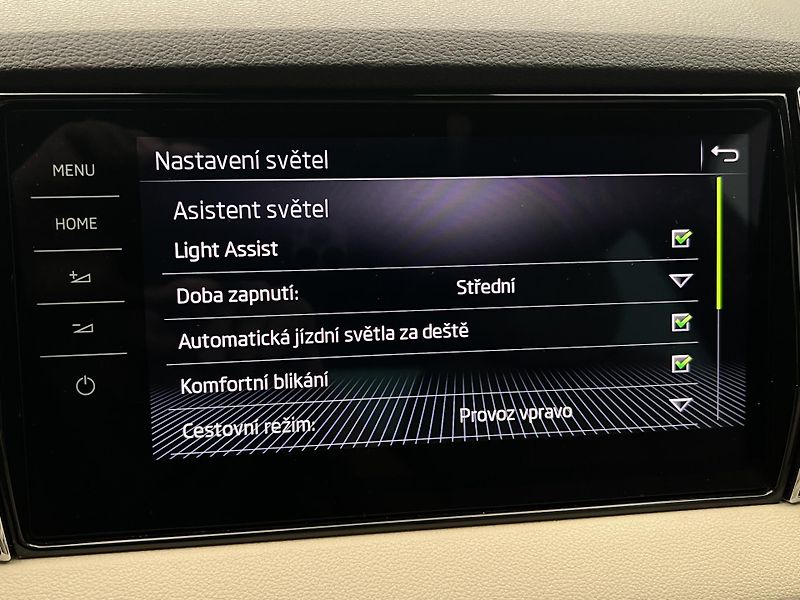 Škoda Karoq 1.5 TSI STYLE AUT CZ - fotka 33 z 44