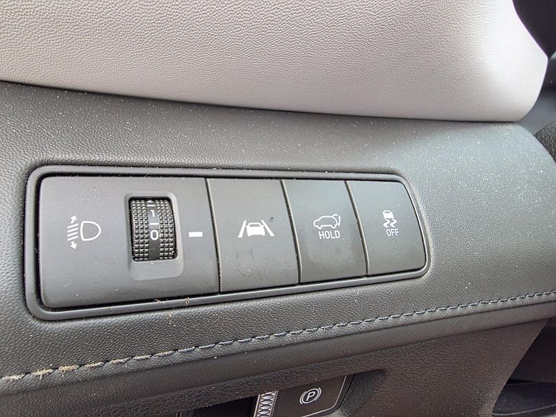 Hyundai Santa Fe 1.6-HYBRID-PREMIUM-PANORAMA - fotka 25 z 44