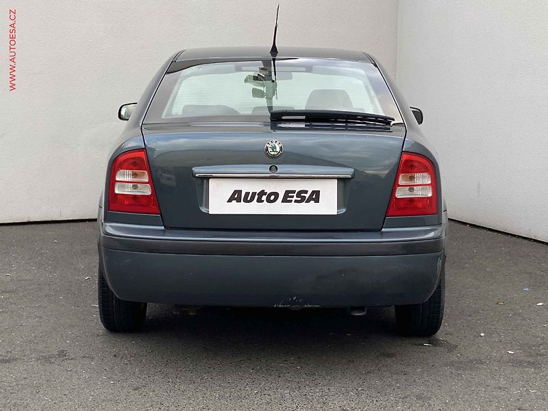 Škoda Octavia (2005) 1.6i, ČR, AC, STK5/28 - fotka 5 z 16