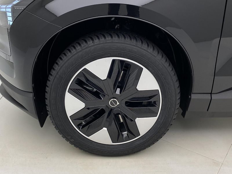 Volvo EX30 (2025) PURE ELECTRIC SINGLE PLUS - fotka 18 z 75