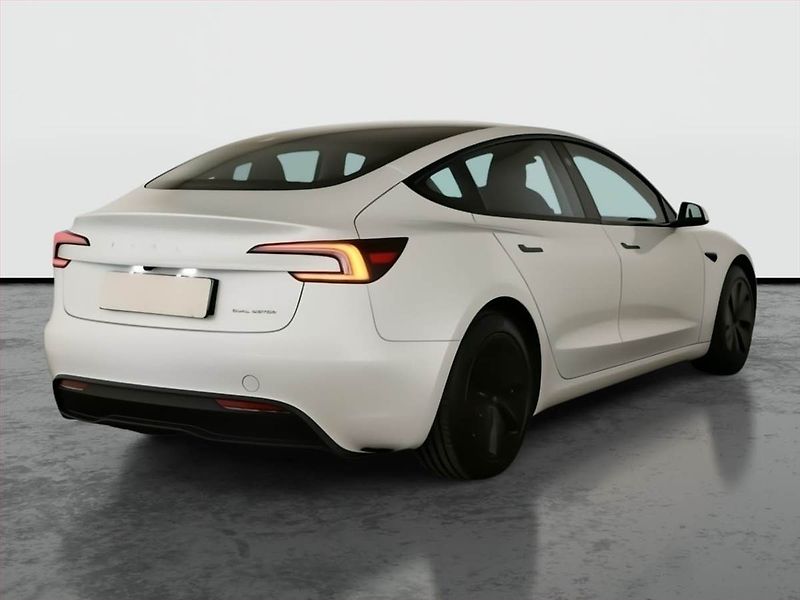 Tesla Model 3 (2024) Long Range 4WD 79kWh, SoH 89% - fotka 5 z 21
