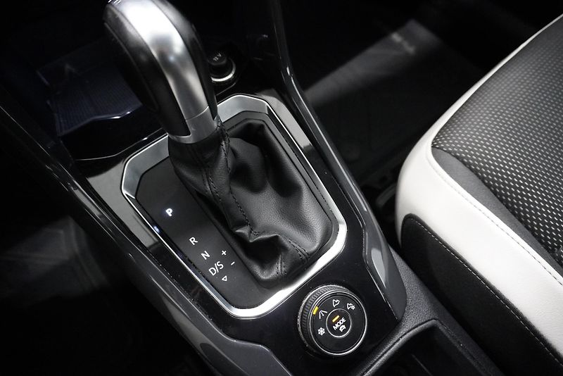 Volkswagen T-Roc 2.0 TDI  4MOTION DSG - fotka 13 z 27