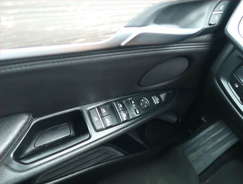 BMW X5 (2015) xLine xDrive30d, 4X4, Automat - fotka 17 z 17