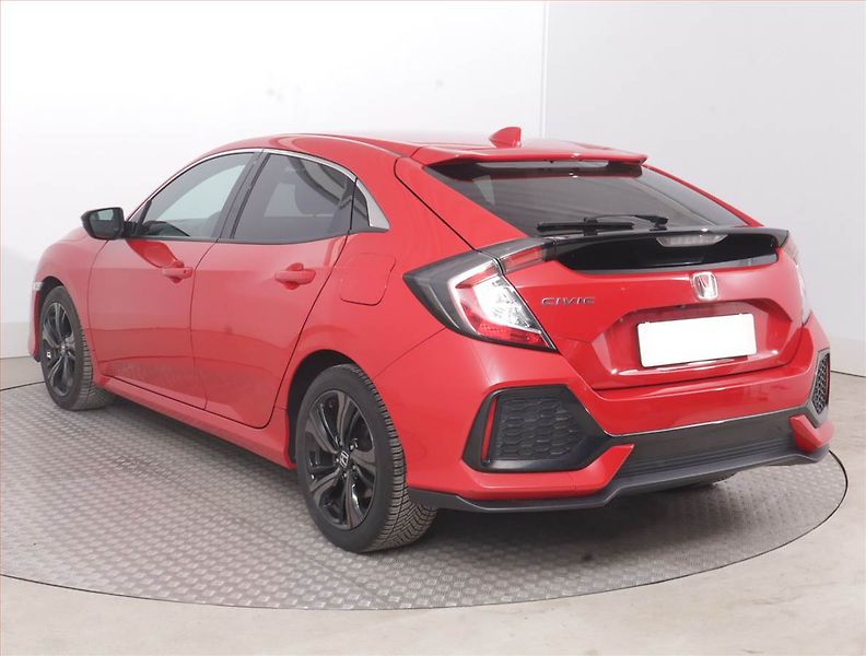 Honda Civic (2017) 1.0 VTEC Turbo, Serv.kniha - fotka 4 z 18