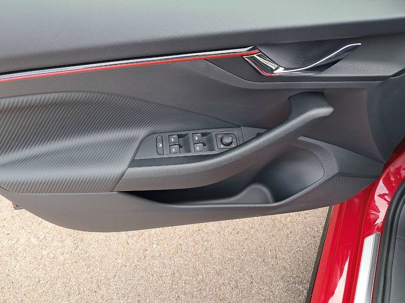 Škoda Kamiq (2024) Monte Carlo 1.0 TSI / 85 kW  D - fotka 15 z 27