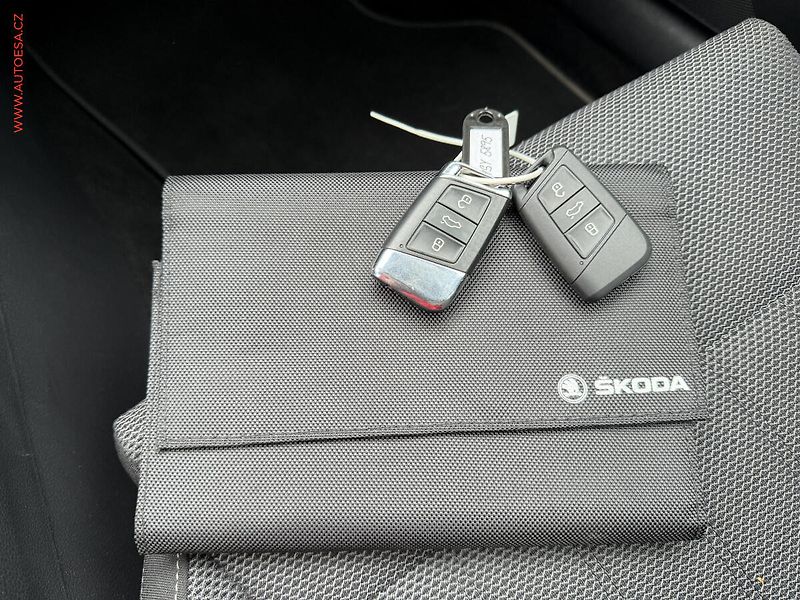 Škoda Superb (2019) 2.0 TDi, ČR, Style, DSG, LED - fotka 23 z 23
