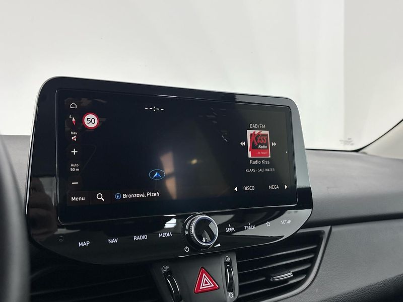 Hyundai i30 Smart DCT - fotka 23 z 26