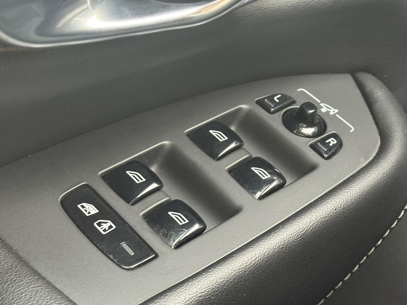 Volvo XC90 (2023) B5 4X4 Ultimate, DPH, 1.MAJ - fotka 32 z 53