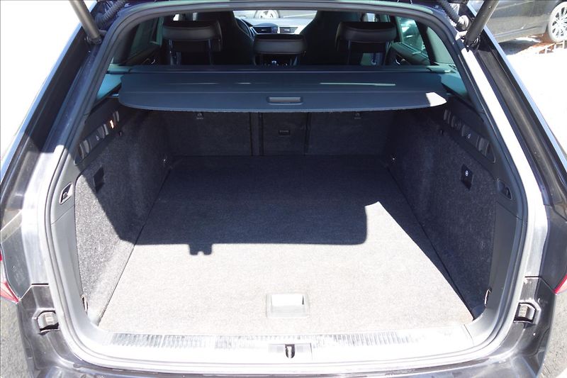 Škoda Superb 2,0 TDi,SERV.KN.,SPORTLINE,DSG - fotka 18 z 49
