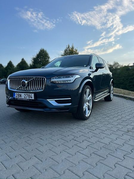 Volvo XC90 (2020)  T8 AWD Plug-in Hybrid  - fotka 2 z 15