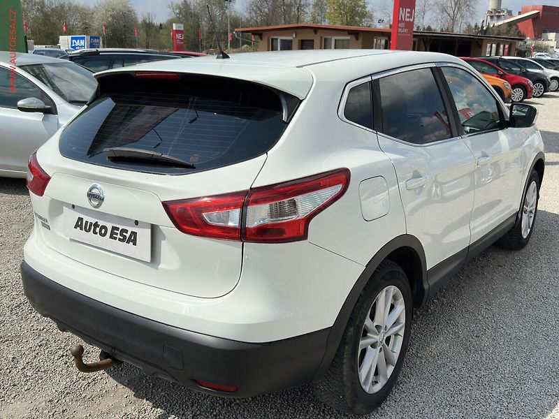 Nissan Qashqai (2015) 1.6dCi, ČR, STK11/27 - fotka 4 z 17