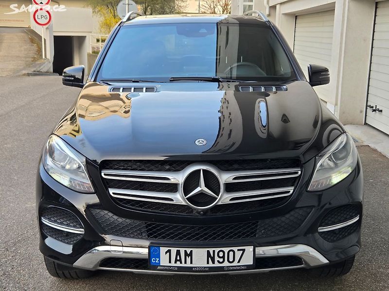 Mercedes-Benz GLE (2019) 400 TOP STAV naj 24 tis.km. - fotka 12 z 48