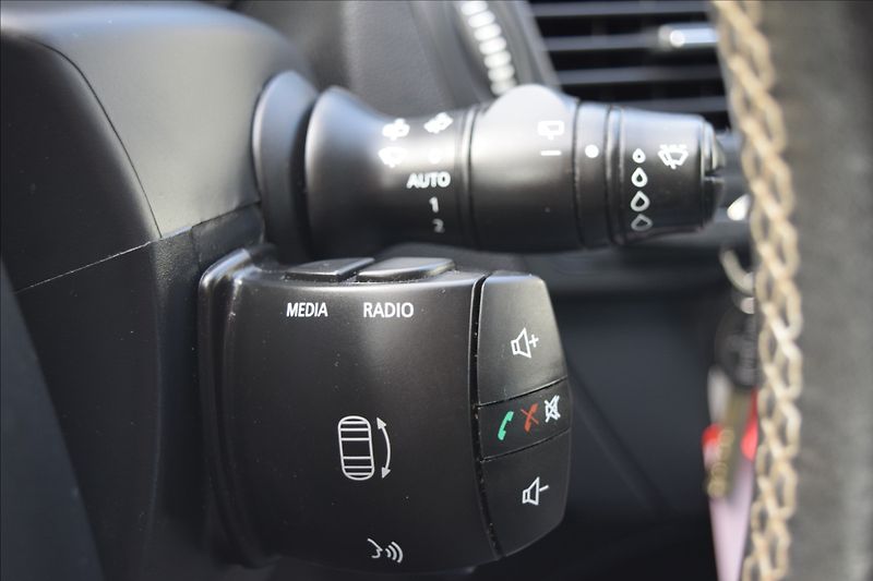 Renault Laguna 2,0 dCi 110KW NATÁČ. ZAD.NÁP. - fotka 35 z 49