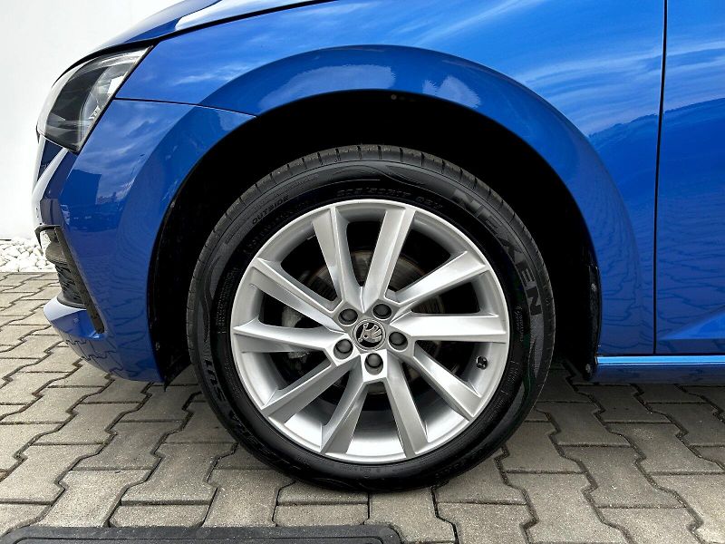 Škoda Scala (2023) 1.0 TSI 81kW DSG Style - fotka 33 z 35