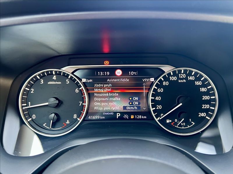 Nissan Qashqai 1,3 mHEV / Business / Xtronic - fotka 22 z 43