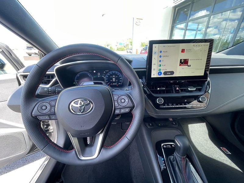 Toyota Corolla 2.0 Hybrid automat GR SPORT - fotka 17 z 29