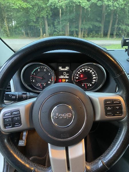 Jeep Grand Cherokee (2013) - fotka 7 z 11