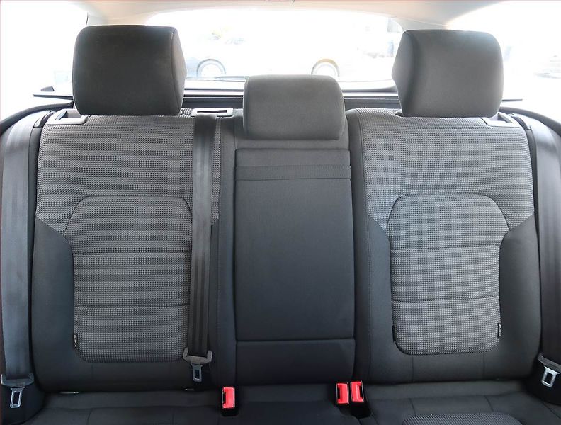 Volkswagen Passat (2012) 1.6 TDI, Park. senzory - fotka 10 z 18